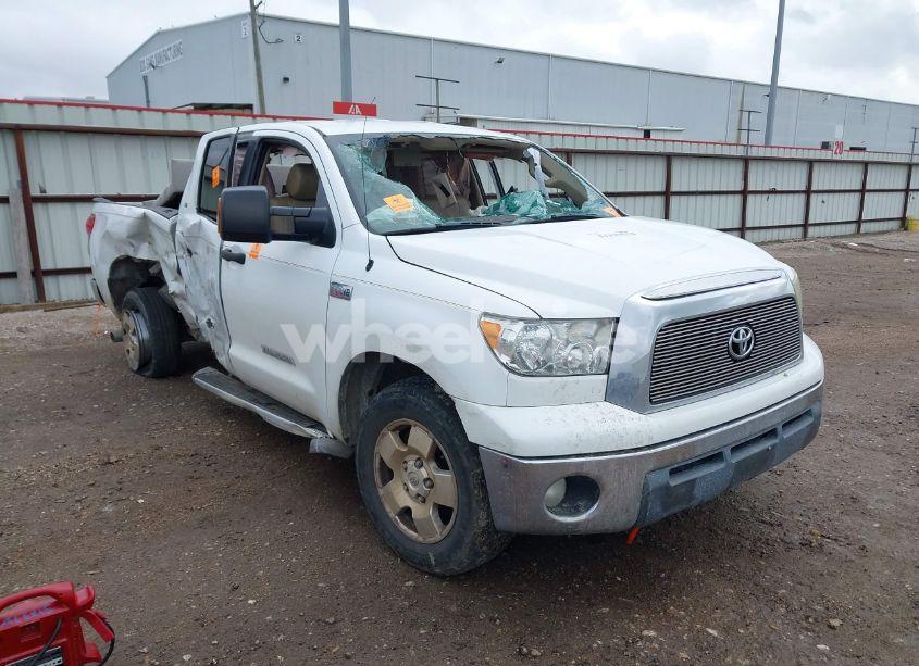 2007 Toyota Tundra SR5 V8 (VIN 5TFRV54157X008377) main photo