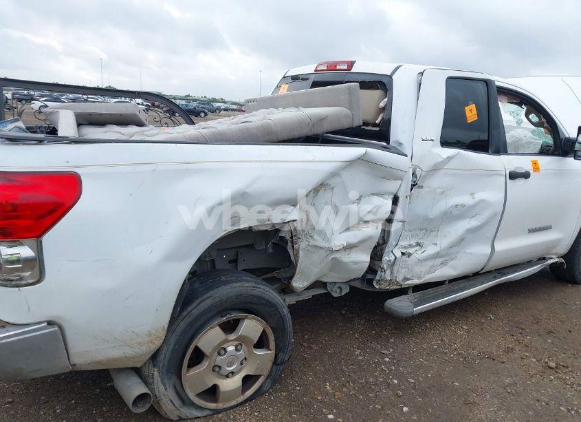 Photo 19 of 2007 Toyota Tundra SR5 V8 (VIN 5TFRV54157X008377)