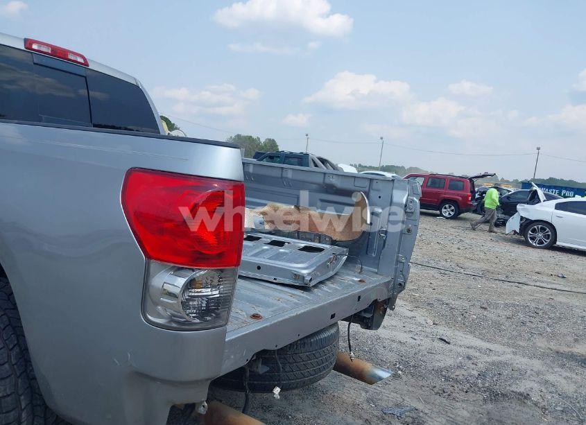 Photo 6 of 2007 Toyota Tundra SR5 V8 (VIN 5TFRV54197X005319)