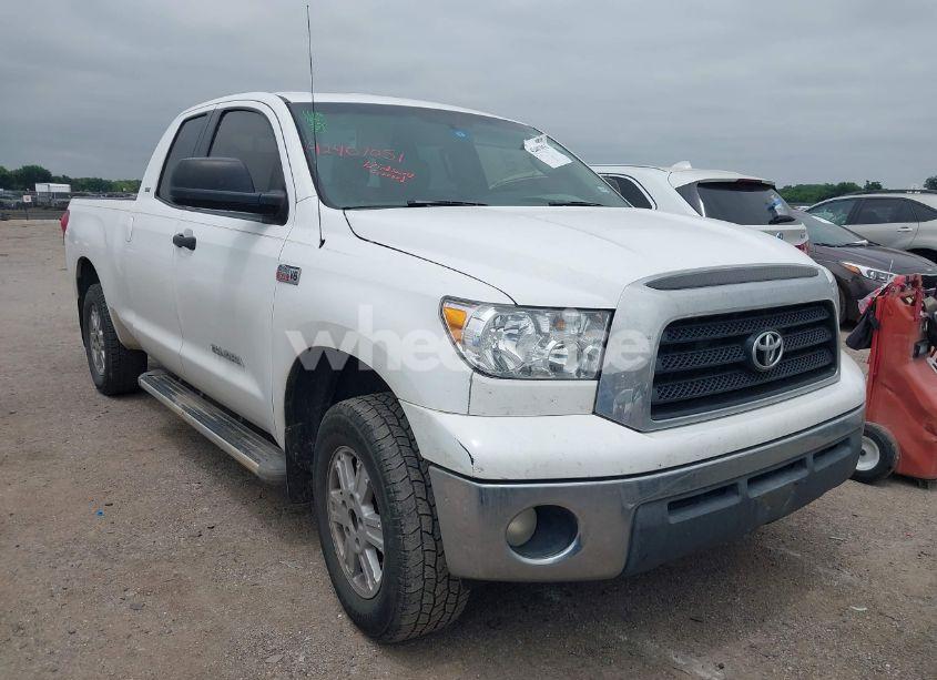 2008 Toyota Tundra SR5 5.7L V8 (VIN 5TFRV54198X040153) main photo
