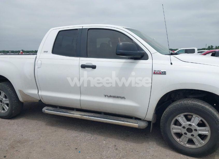 Photo 13 of 2008 Toyota Tundra SR5 5.7L V8 (VIN 5TFRV54198X040153)