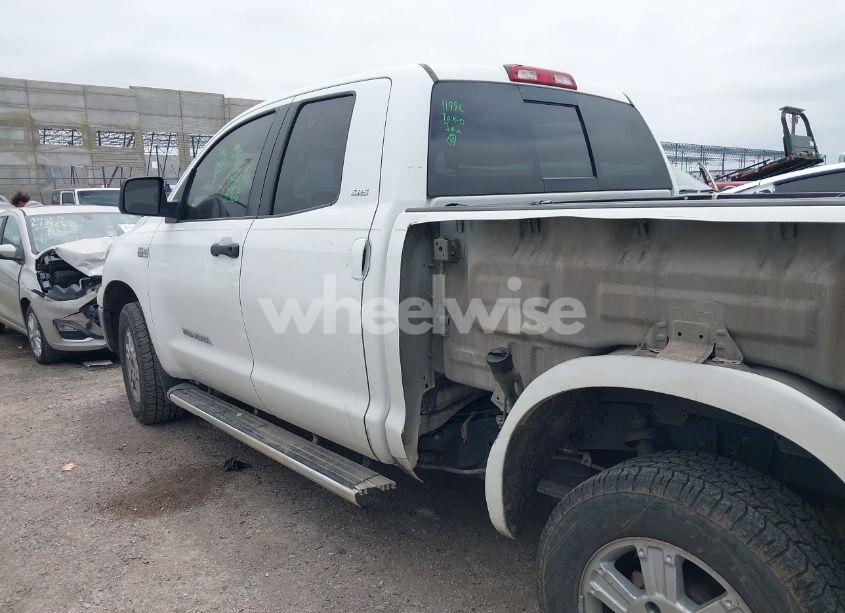 Photo 14 of 2008 Toyota Tundra SR5 5.7L V8 (VIN 5TFRV54198X040153)
