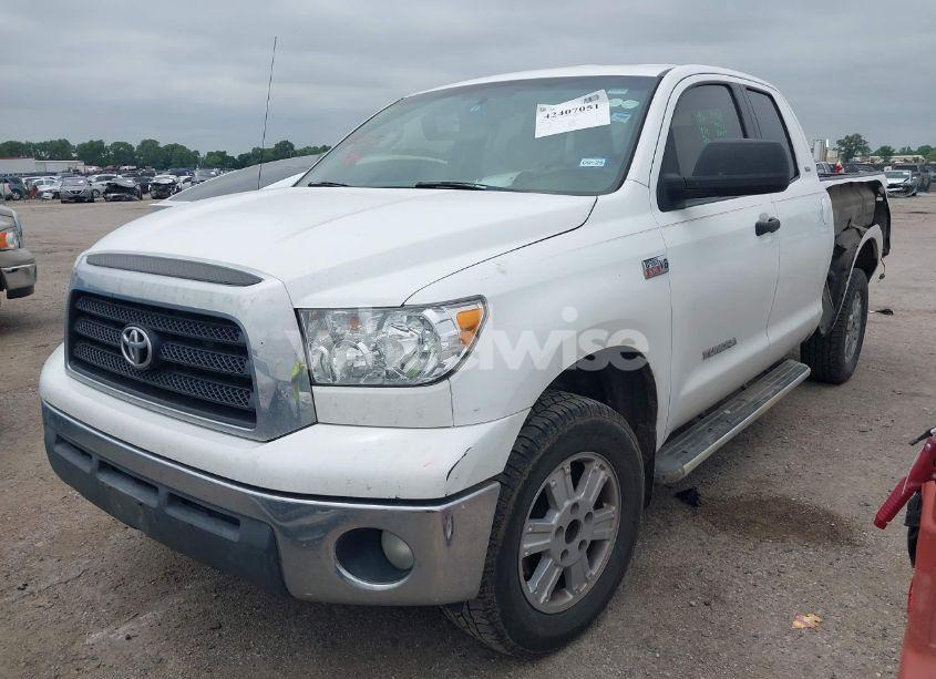 Photo 2 of 2008 Toyota Tundra SR5 5.7L V8 (VIN 5TFRV54198X040153)
