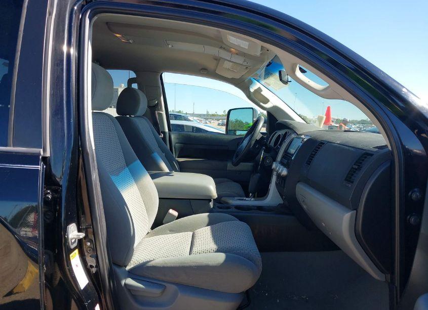 Photo 5 of 2007 Toyota Tundra SR5 V8 (VIN 5TFRV541X7X005412)