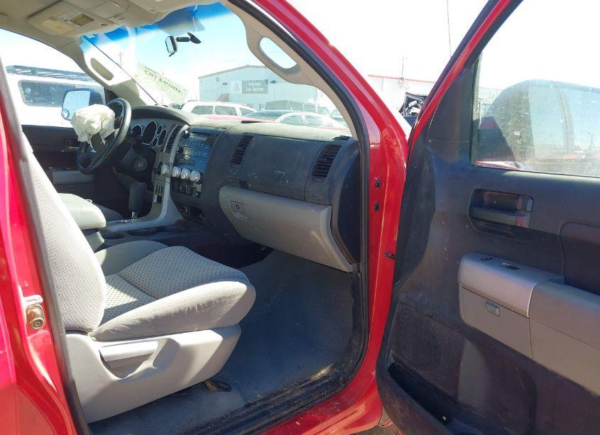 Photo 5 of 2007 Toyota Tundra SR5 V8 (VIN 5TFRV541X7X024820)