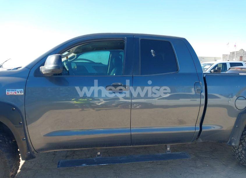 Photo 14 of 2008 Toyota Tundra SR5 5.7L V8 (VIN 5TFRV541X8X042722)