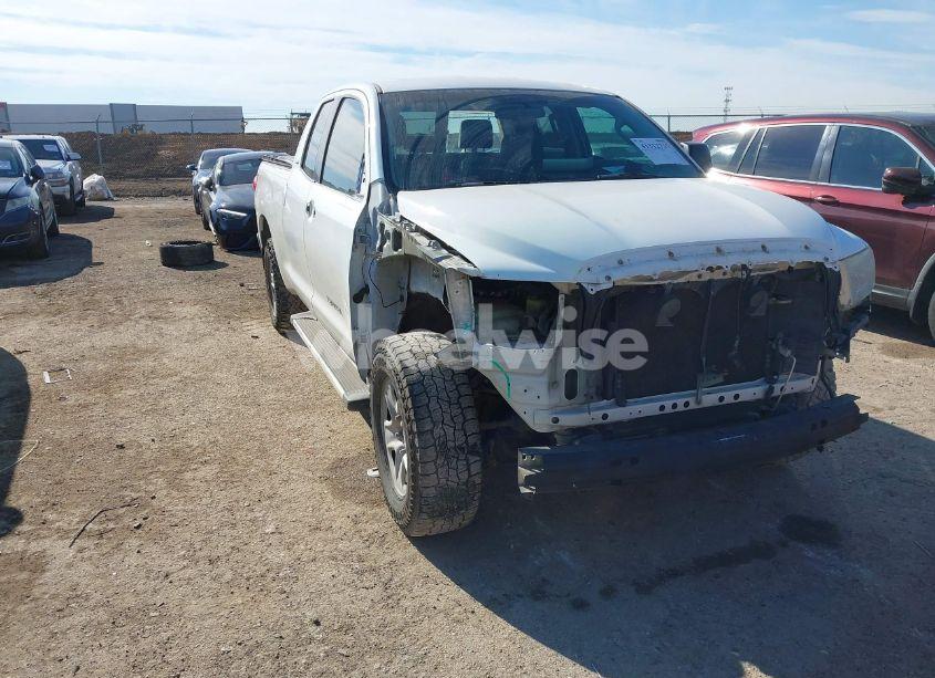 2008 Toyota Tundra SR5 5.7L V8 (VIN 5TFRV541X8X046379) main photo