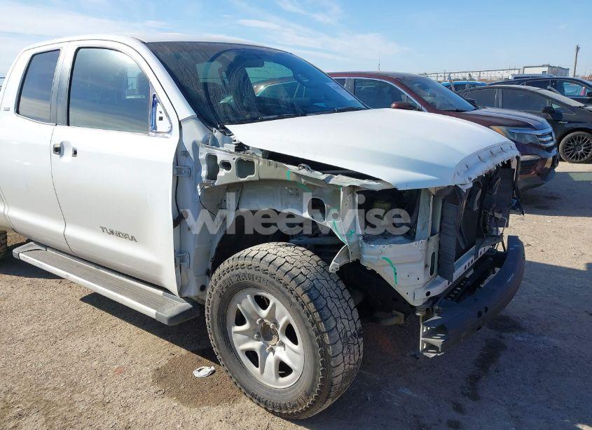 Photo 18 of 2008 Toyota Tundra SR5 5.7L V8 (VIN 5TFRV541X8X046379)