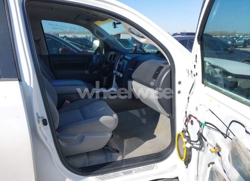 Photo 5 of 2008 Toyota Tundra SR5 5.7L V8 (VIN 5TFRV541X8X046379)