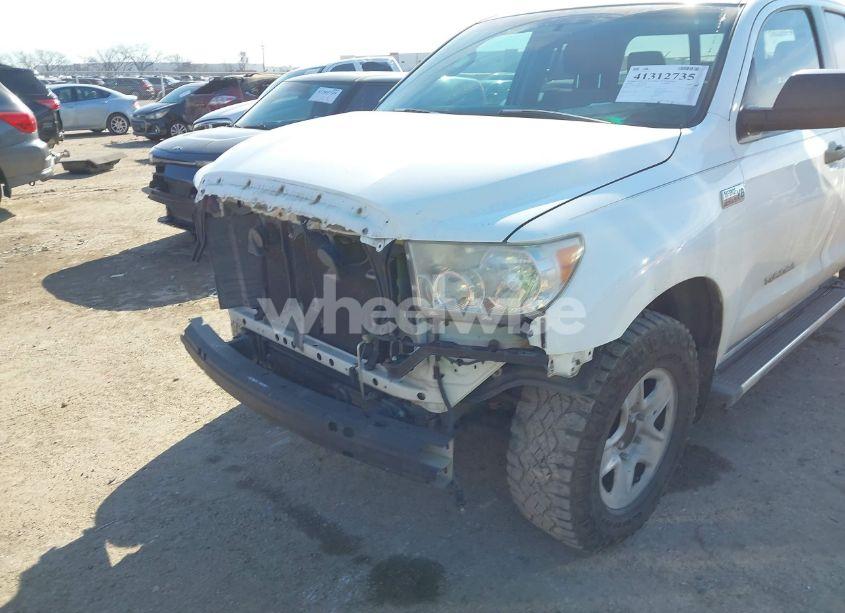 Photo 6 of 2008 Toyota Tundra SR5 5.7L V8 (VIN 5TFRV541X8X046379)