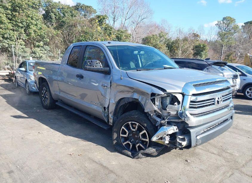 2016 Toyota Tundra SR5 5.7L V8 (VIN 5TFRW5F12GX206831) main photo