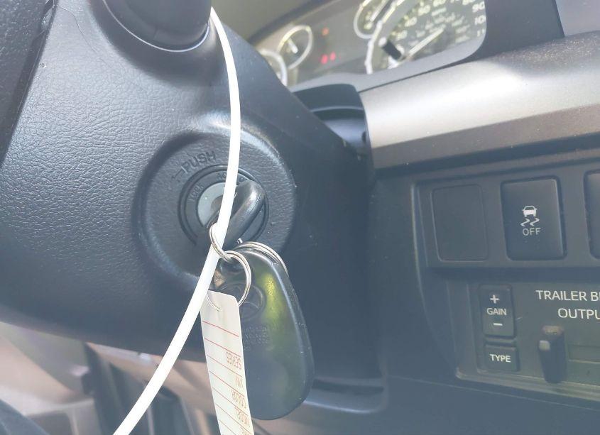 Photo 11 of 2016 Toyota Tundra SR5 5.7L V8 (VIN 5TFRW5F12GX206831)