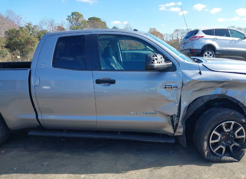Photo 13 of 2016 Toyota Tundra SR5 5.7L V8 (VIN 5TFRW5F12GX206831)