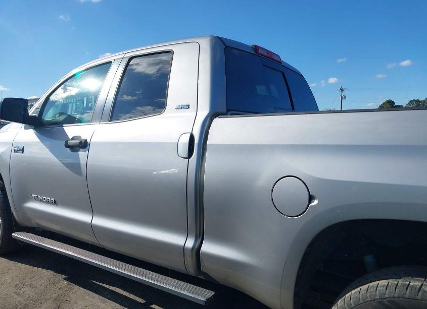 Photo 14 of 2016 Toyota Tundra SR5 5.7L V8 (VIN 5TFRW5F12GX206831)