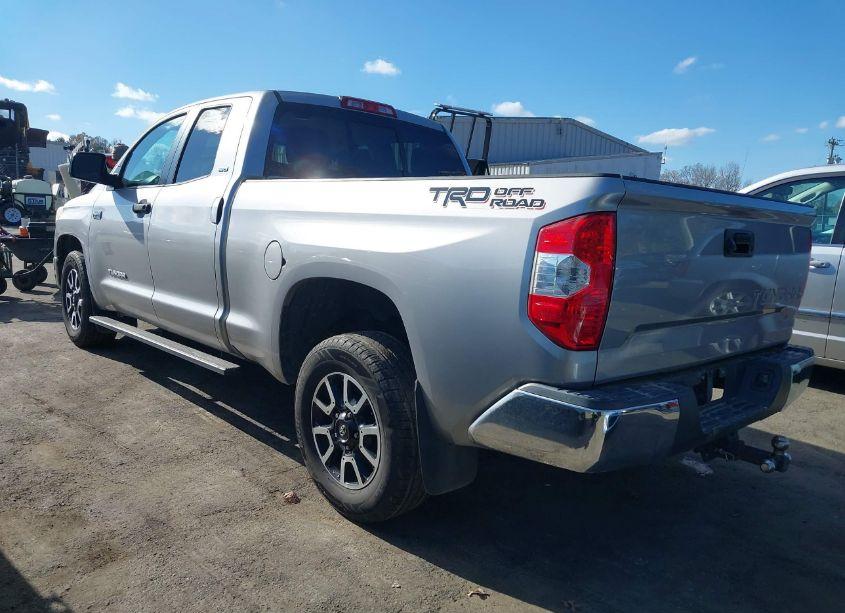 Photo 3 of 2016 Toyota Tundra SR5 5.7L V8 (VIN 5TFRW5F12GX206831)