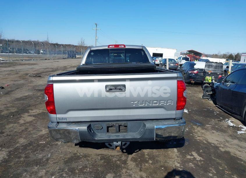 Photo 16 of 2016 Toyota Tundra SR5 5.7L V8 (VIN 5TFRW5F1XGX201537)