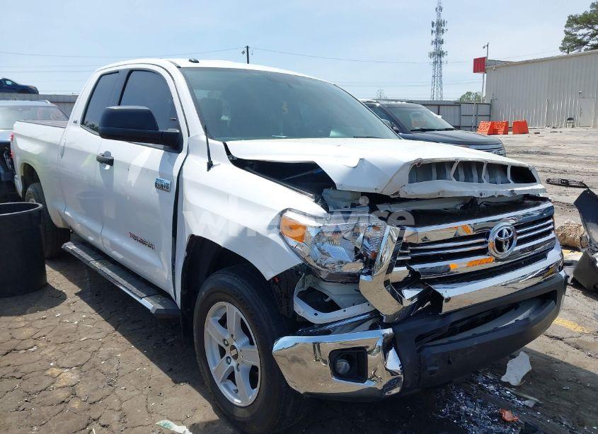 2017 Toyota Tundra SR5 5.7L V8 (VIN 5TFRW5F1XHX218744) main photo