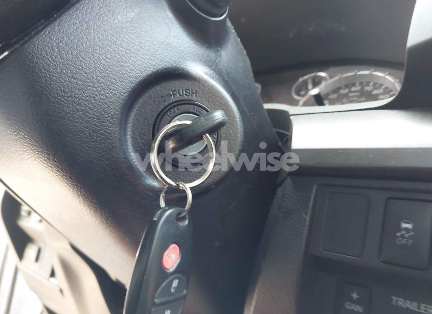 Photo 11 of 2017 Toyota Tundra SR5 5.7L V8 (VIN 5TFRW5F1XHX218744)