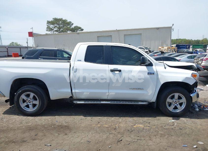 Photo 13 of 2017 Toyota Tundra SR5 5.7L V8 (VIN 5TFRW5F1XHX218744)