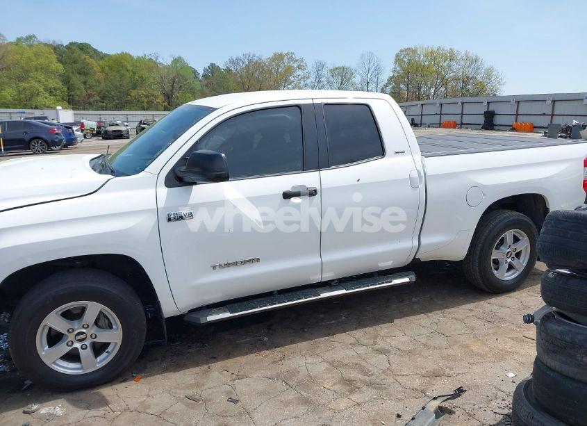 Photo 14 of 2017 Toyota Tundra SR5 5.7L V8 (VIN 5TFRW5F1XHX218744)