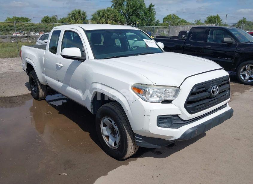 2017 Toyota Tacoma SR (VIN 5TFRX5GN0HX075186) main photo