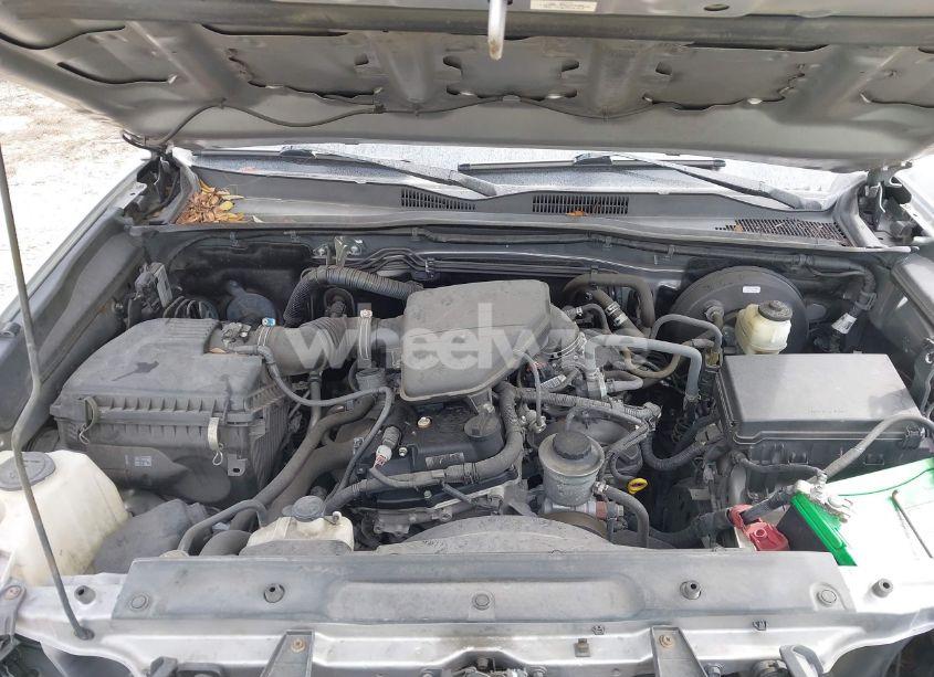 Photo 10 of 2017 Toyota Tacoma SR (VIN 5TFRX5GN0HX090755)