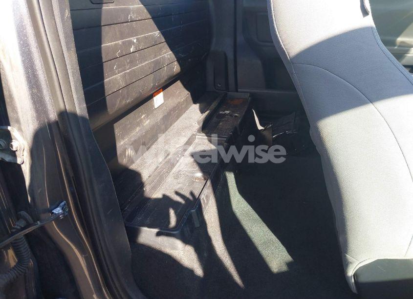 Photo 8 of 2017 Toyota Tacoma SR (VIN 5TFRX5GN0HX092912)