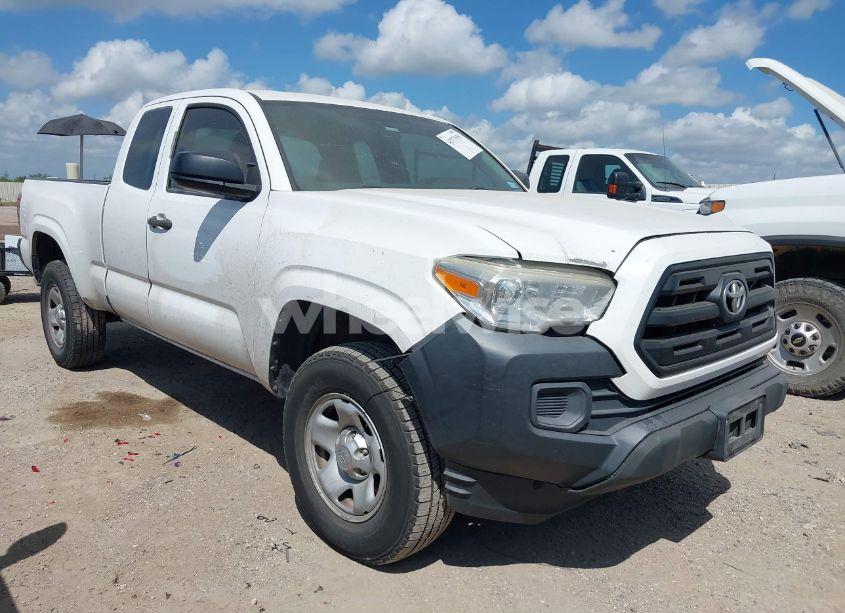 2017 Toyota Tacoma SR (VIN 5TFRX5GN0HX093431) main photo