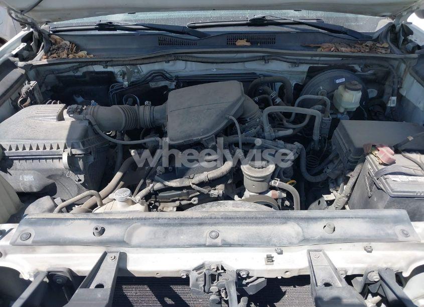 Photo 10 of 2017 Toyota Tacoma SR (VIN 5TFRX5GN0HX093431)