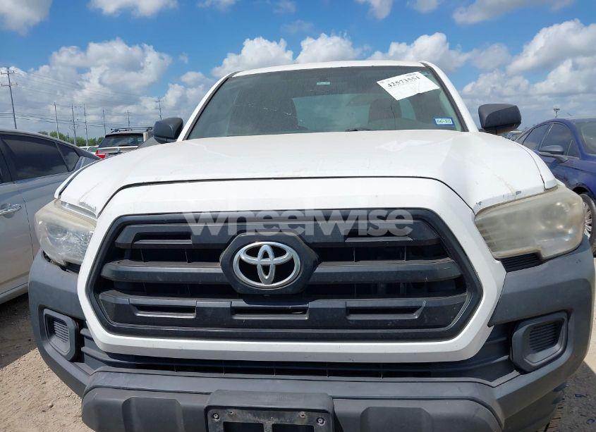 Photo 12 of 2017 Toyota Tacoma SR (VIN 5TFRX5GN0HX093431)