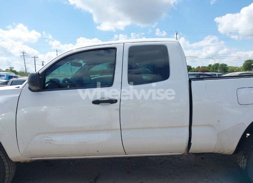 Photo 14 of 2017 Toyota Tacoma SR (VIN 5TFRX5GN0HX093431)