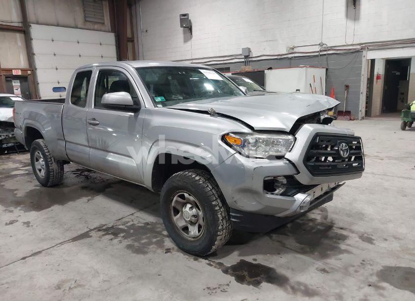 2017 Toyota Tacoma SR (VIN 5TFRX5GN0HX097429) main photo