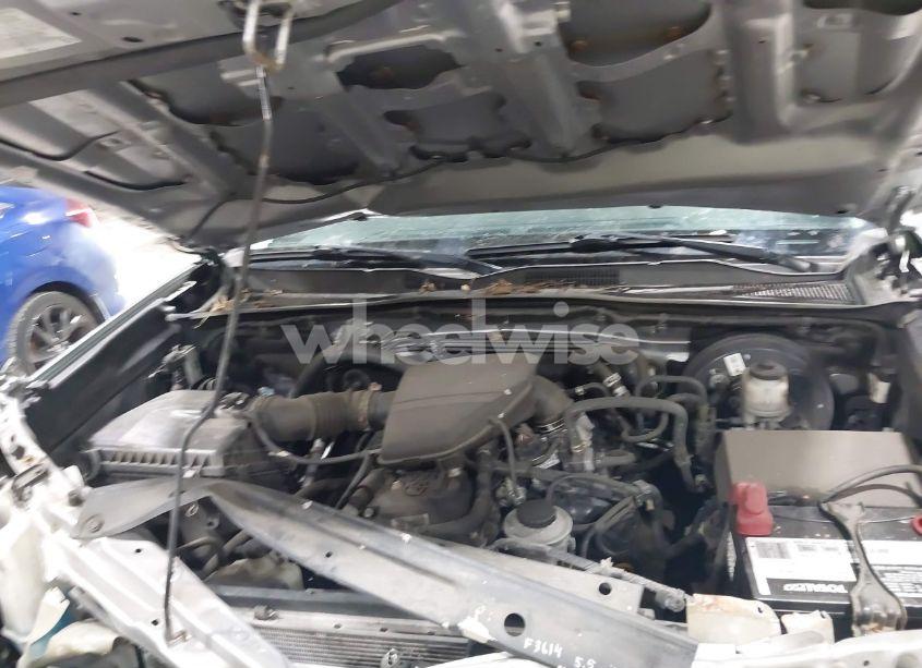 Photo 10 of 2017 Toyota Tacoma SR (VIN 5TFRX5GN0HX097429)