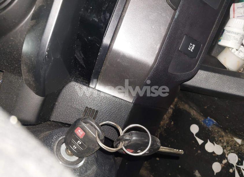 Photo 11 of 2017 Toyota Tacoma SR (VIN 5TFRX5GN0HX097429)