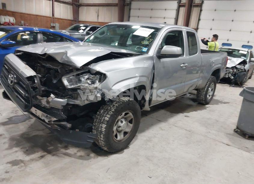 Photo 2 of 2017 Toyota Tacoma SR (VIN 5TFRX5GN0HX097429)