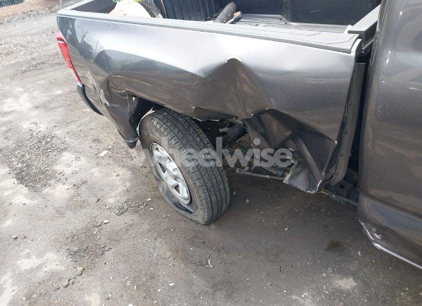 Photo 6 of 2019 Toyota Tacoma SR (VIN 5TFRX5GN0KX139329)