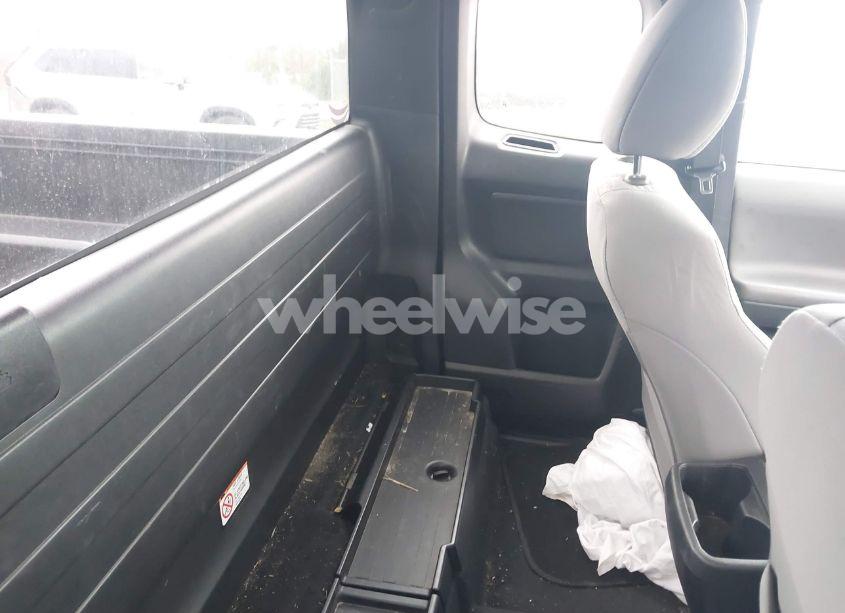Photo 8 of 2019 Toyota Tacoma SR (VIN 5TFRX5GN0KX139329)
