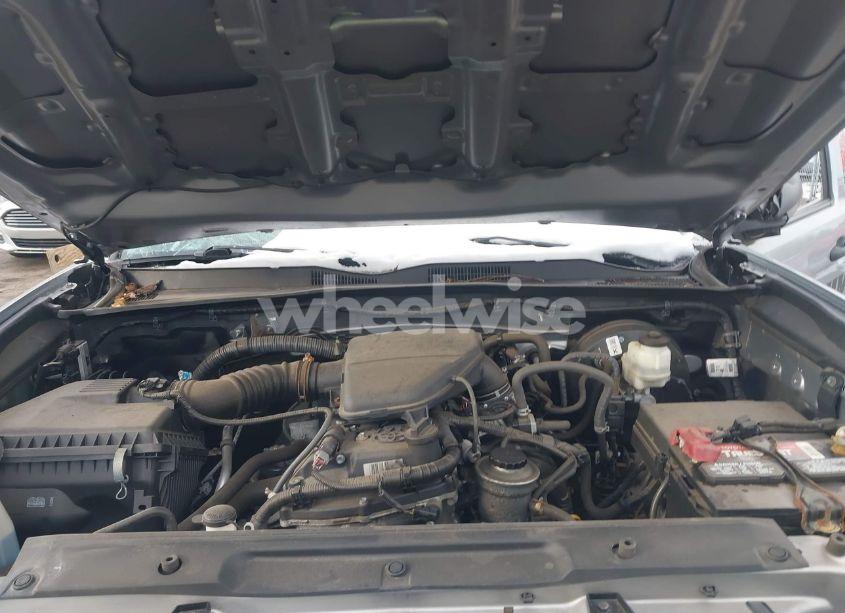 Photo 10 of 2019 Toyota Tacoma SR (VIN 5TFRX5GN0KX150444)