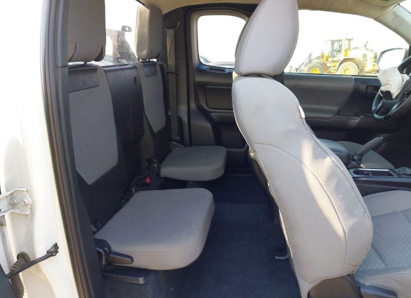 Photo 8 of 2020 Toyota Tacoma SR (VIN 5TFRX5GN0LX171411)