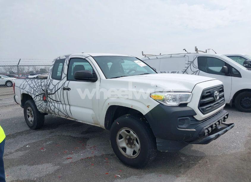 Photo 13 of 2016 Toyota Tacoma SR (VIN 5TFRX5GN1GX051753)