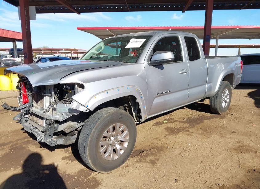 Photo 2 of 2016 Toyota Tacoma SR5 (VIN 5TFRX5GN1GX056340)