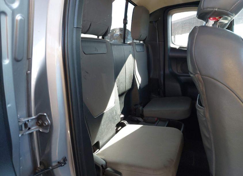 Photo 8 of 2016 Toyota Tacoma SR5 (VIN 5TFRX5GN1GX056340)