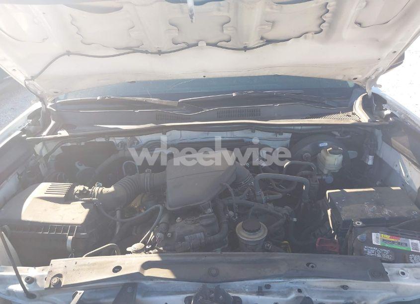 Photo 10 of 2016 Toyota Tacoma SR (VIN 5TFRX5GN1GX056953)