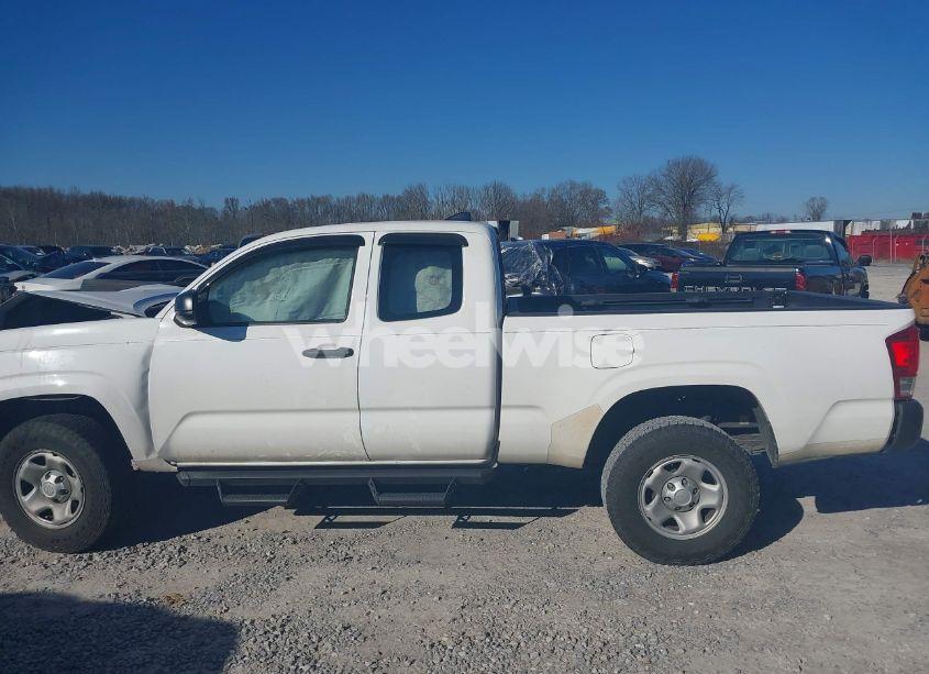 Photo 14 of 2016 Toyota Tacoma SR (VIN 5TFRX5GN1GX056953)