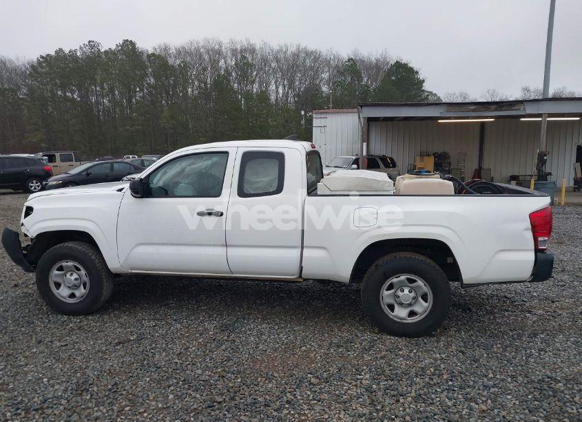 Photo 15 of 2017 Toyota Tacoma SR (VIN 5TFRX5GN1HX077416)