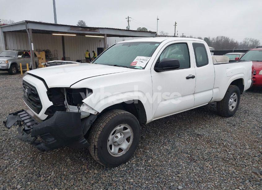 Photo 2 of 2017 Toyota Tacoma SR (VIN 5TFRX5GN1HX077416)