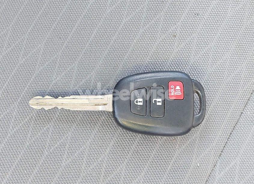 Photo 11 of 2018 Toyota Tacoma SR (VIN 5TFRX5GN1JX109657)