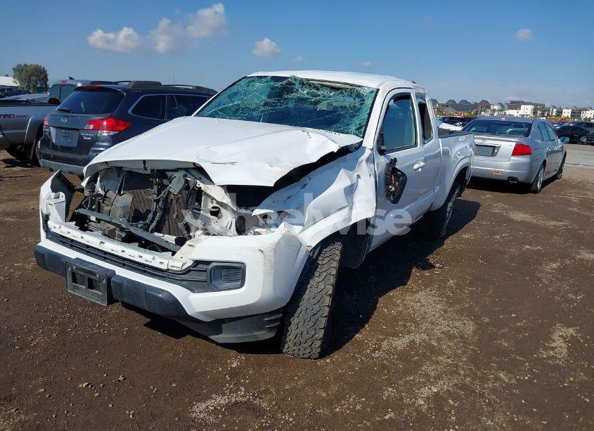 Photo 2 of 2018 Toyota Tacoma SR (VIN 5TFRX5GN1JX109657)