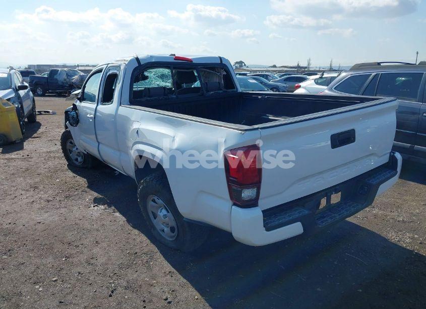 Photo 3 of 2018 Toyota Tacoma SR (VIN 5TFRX5GN1JX109657)
