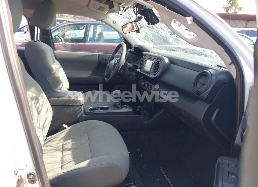 Photo 5 of 2018 Toyota Tacoma SR (VIN 5TFRX5GN1JX109657)